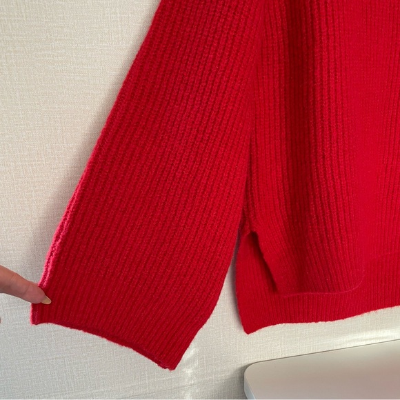 Primark Red, Ribbed, Wide Sleeve, Mockish Neckline, High Low Hemline, Size Large - Picture 4 of 9